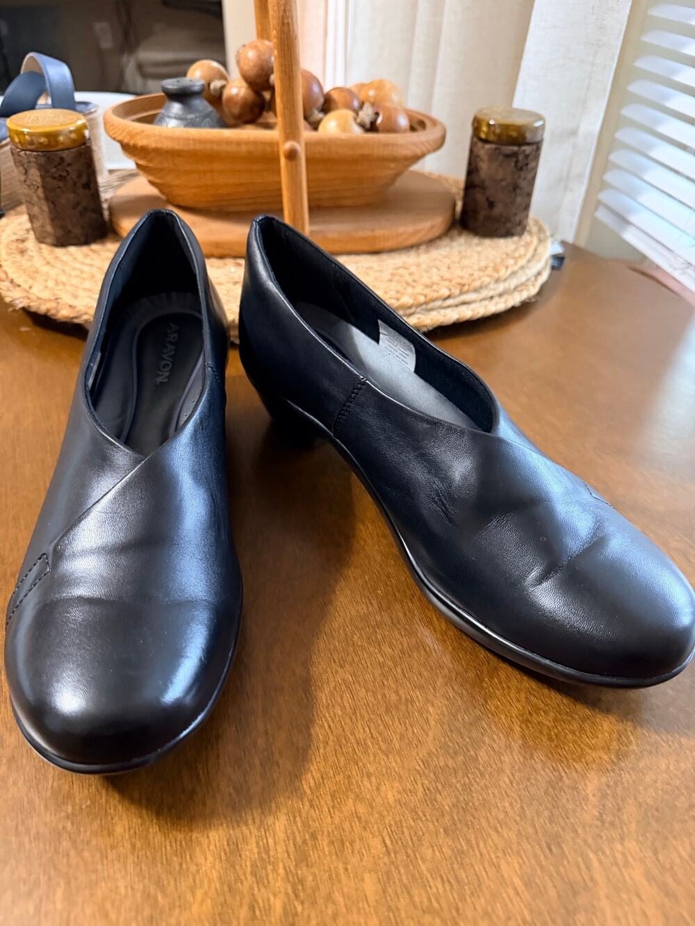 Aravon black leather, comfort shoes, NWOB 11 767